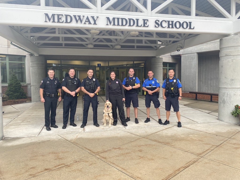 Medway Police and  Moose greet students on the first day.