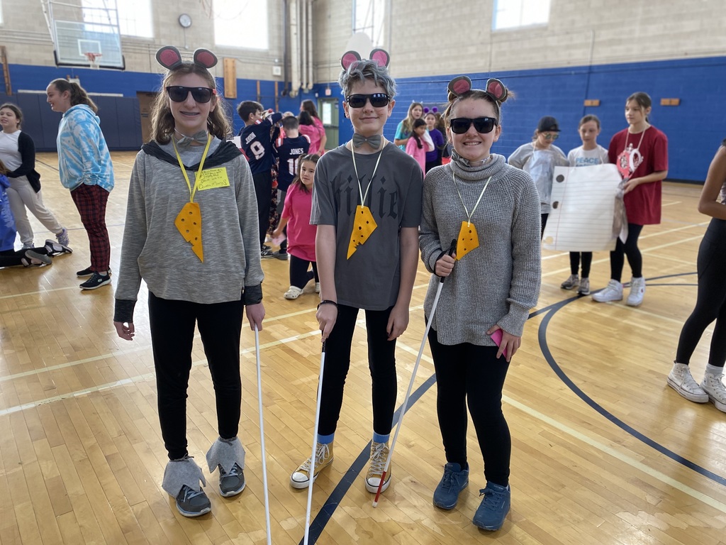 Students dressed as the Three Blind Mice